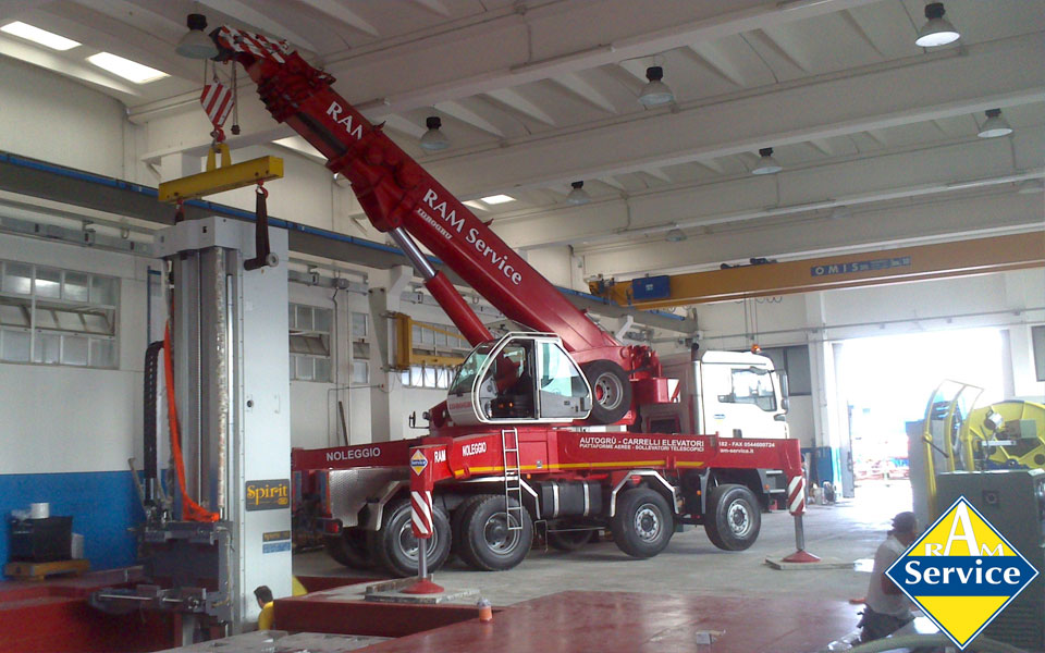 Noleggio di noleggio di autogru montate su camion